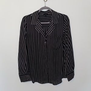 Timeless black and white striped blouse⭐️
